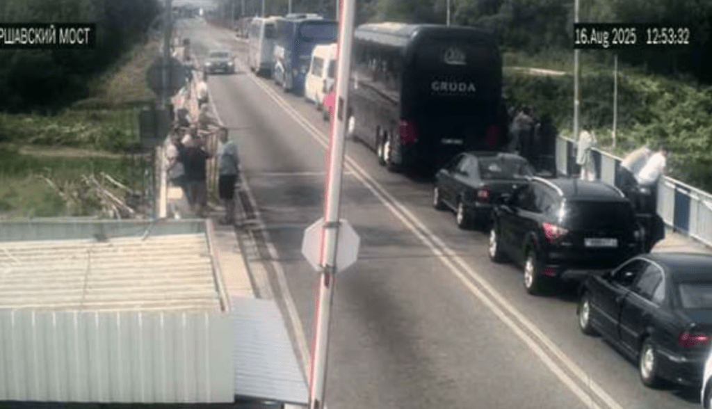 Белоруссия заявила о шестидневной очереди на польской границе