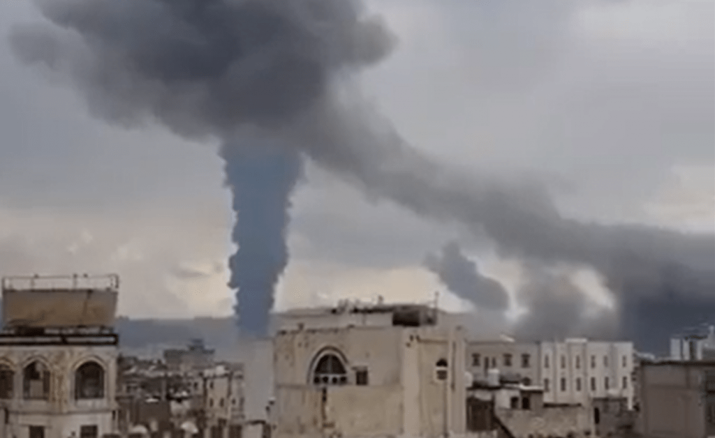 ВВС Израиля нанесли серию авиаударов по столице Йемена