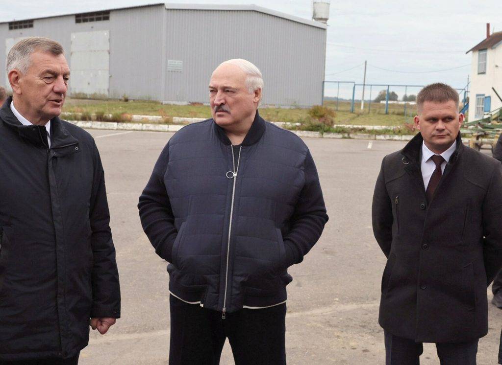 Лукашенко: на встрече с Путиным думали, как нам выжить в это непростое время Лукашенко: на встрече с Путиным думали, как нам выжить в это непростое время