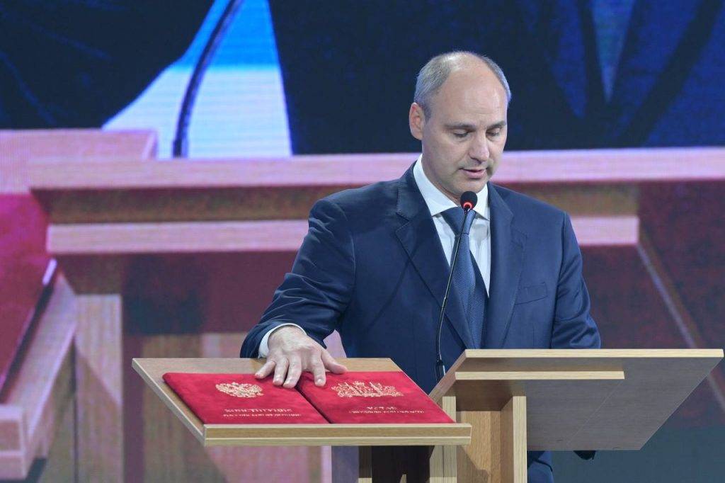 Губернатор Паслер уволил министров экономики и цифрового развития
