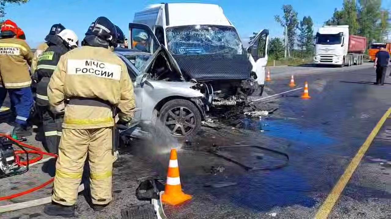 Более 22 человек пострадали в ДТП с автобусом и легковушкой в Приамурье