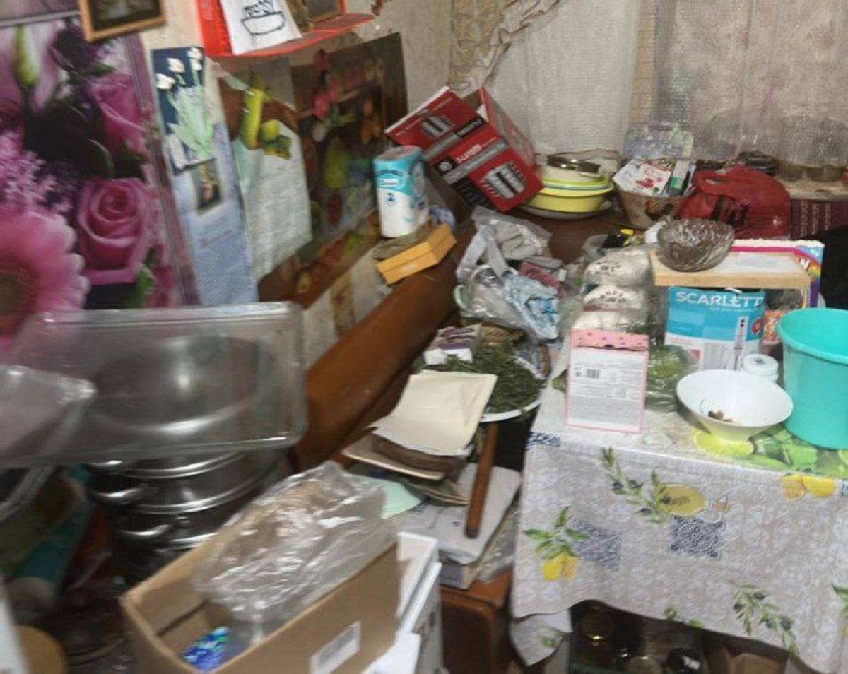 Полиция задержала восемь человек в связи с распространением суррогата в Ленобласти