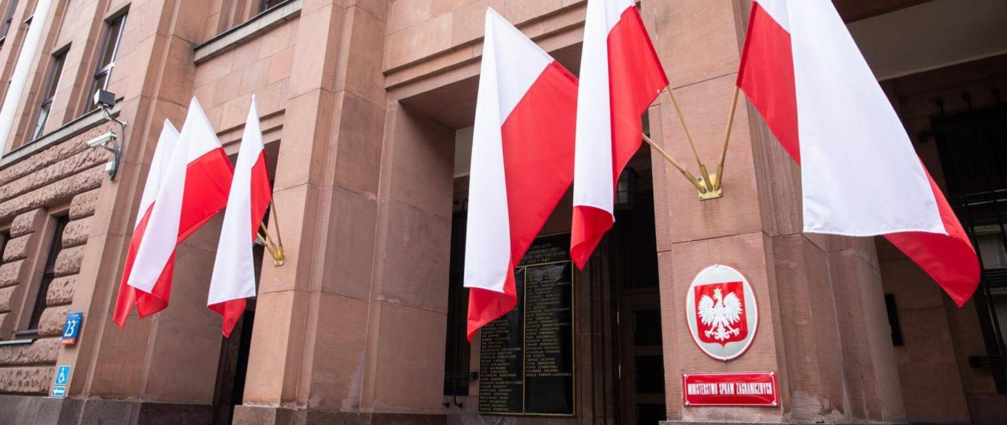Российского дипломата вызвали в МИД Польши на фоне инцидента со сбитыми дронами