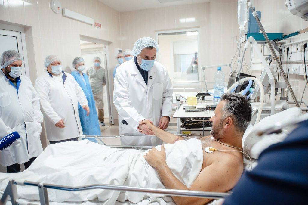 Раненого в Курской области оператора ВГТРК отправили на лечение в Москву