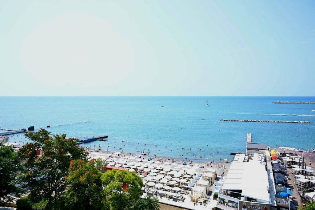 Все 180 пляжей Сочи вновь открыты для отдыхающих