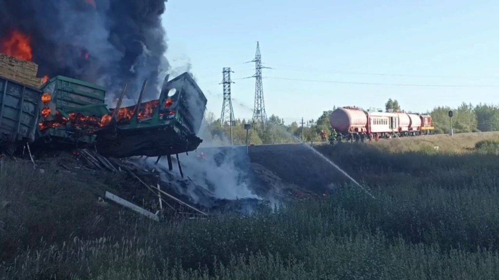 Пожар на месте ЧП состава с ГСМ локализован, сообщение с Минском восстановлено