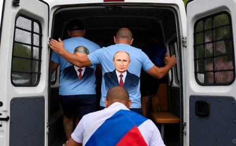 Как Виталий Бородин Путина на футболках и кружках «запрещал»