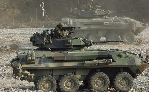 Канада больше не будет чинить бронемашины для Украины