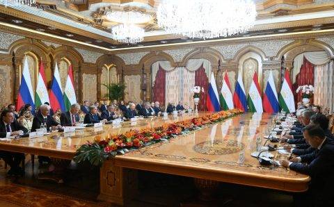 Путин и Рахмон подписали миграционное соглашение и еще 15 документов