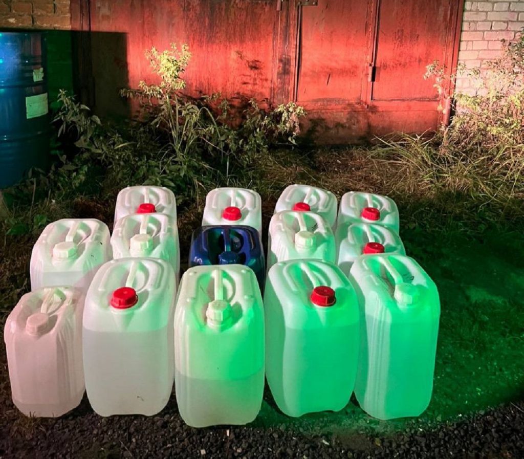 Таможенники в ЛО накрыли наркозавод с сырьем на 400 млн рублей