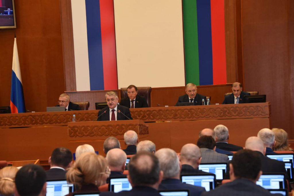 Сына экс-госсекретаря Дагестана, депутата Магомедова лишили мандата за коррупцию