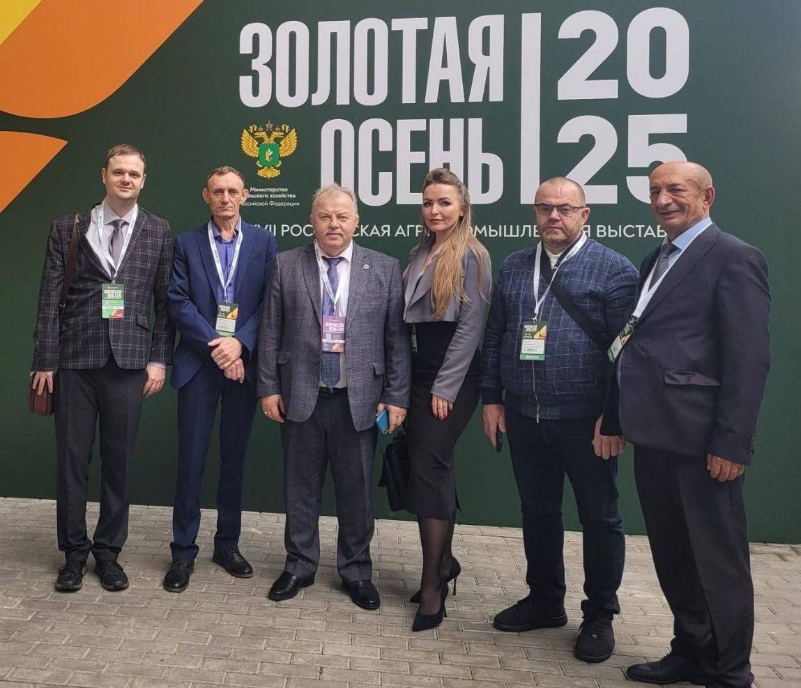 Глава Новгородской области Дронов поздравил аграриев с победой в «Золотой осени»