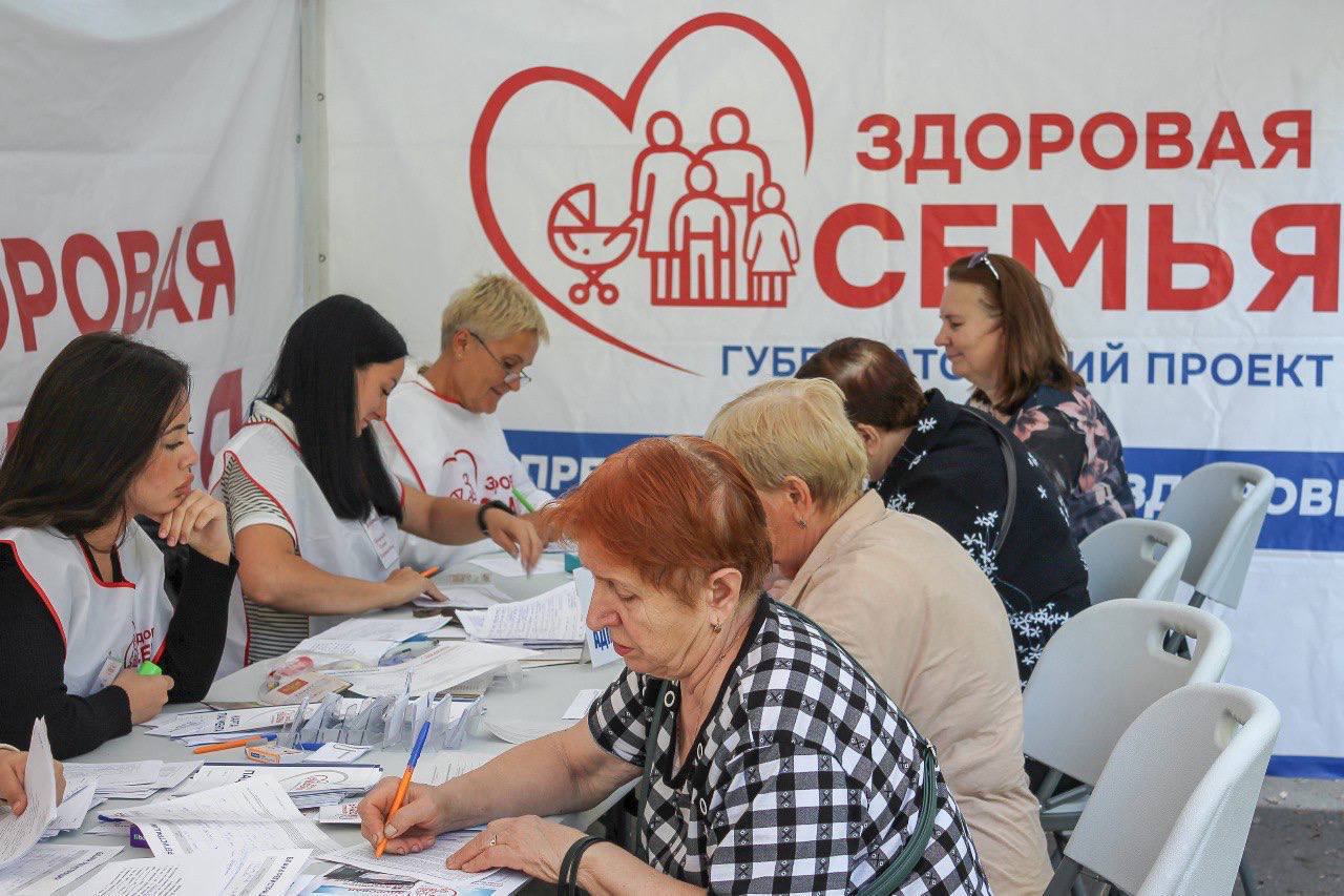 Новгородский губернатор Дронов подвел итоги программы «Здоровая семья»