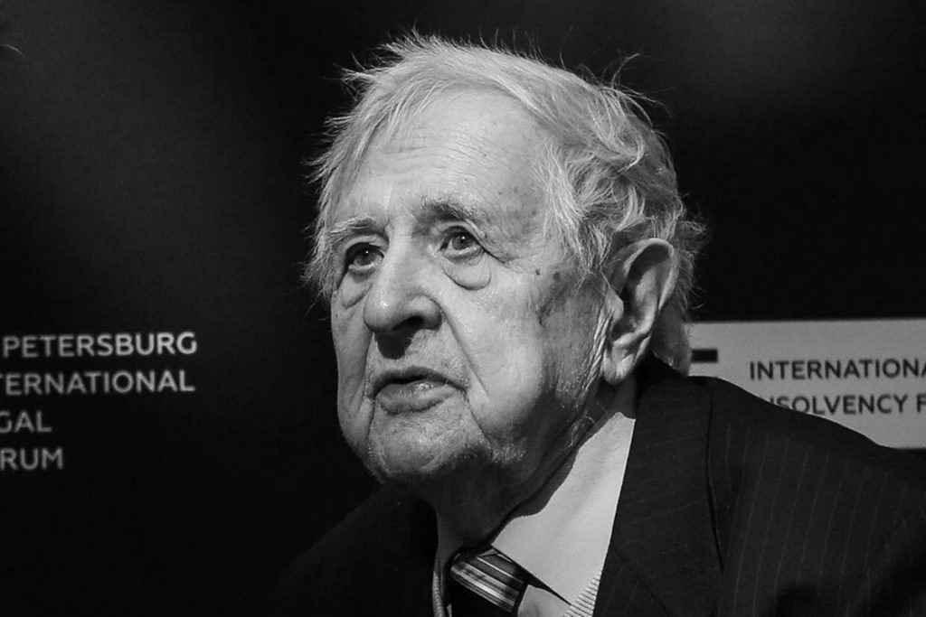 Умер автор Гражданского кодекса РФ Юрий Толстой. Ему было 98 лет