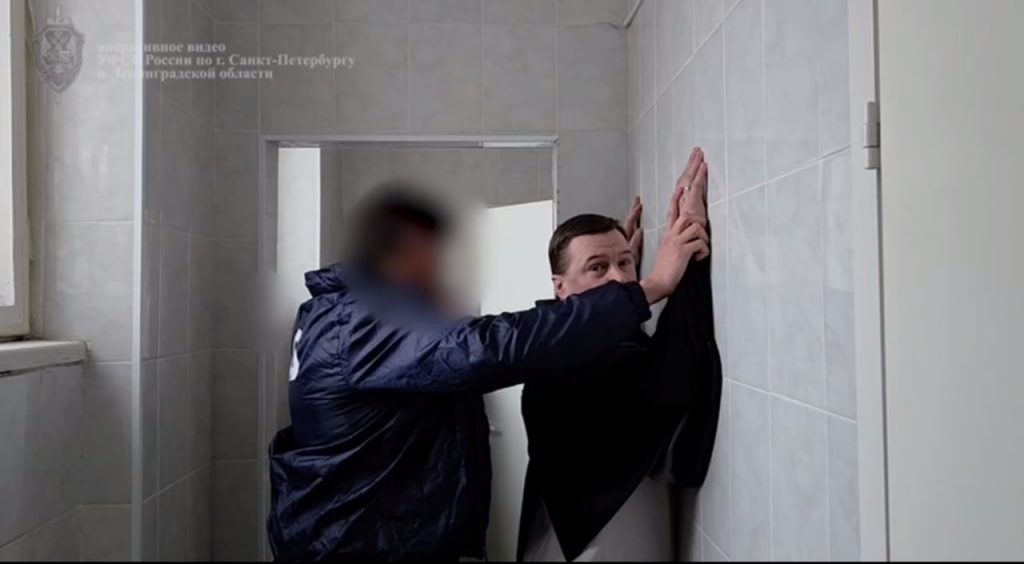 Тосненский чиновник задержан в туалете со взяткой в 3 млн рублей