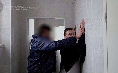 Тосненский чиновник задержан в туалете со взяткой в 3 млн рублей