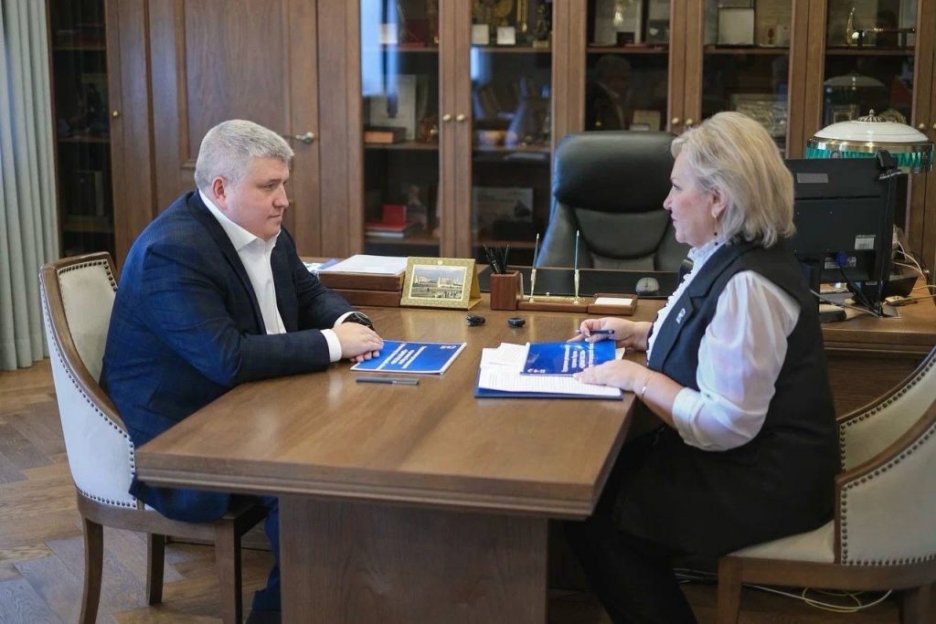 Новгородский губернатор Дронов анонсировал поддержку водителей автобусов