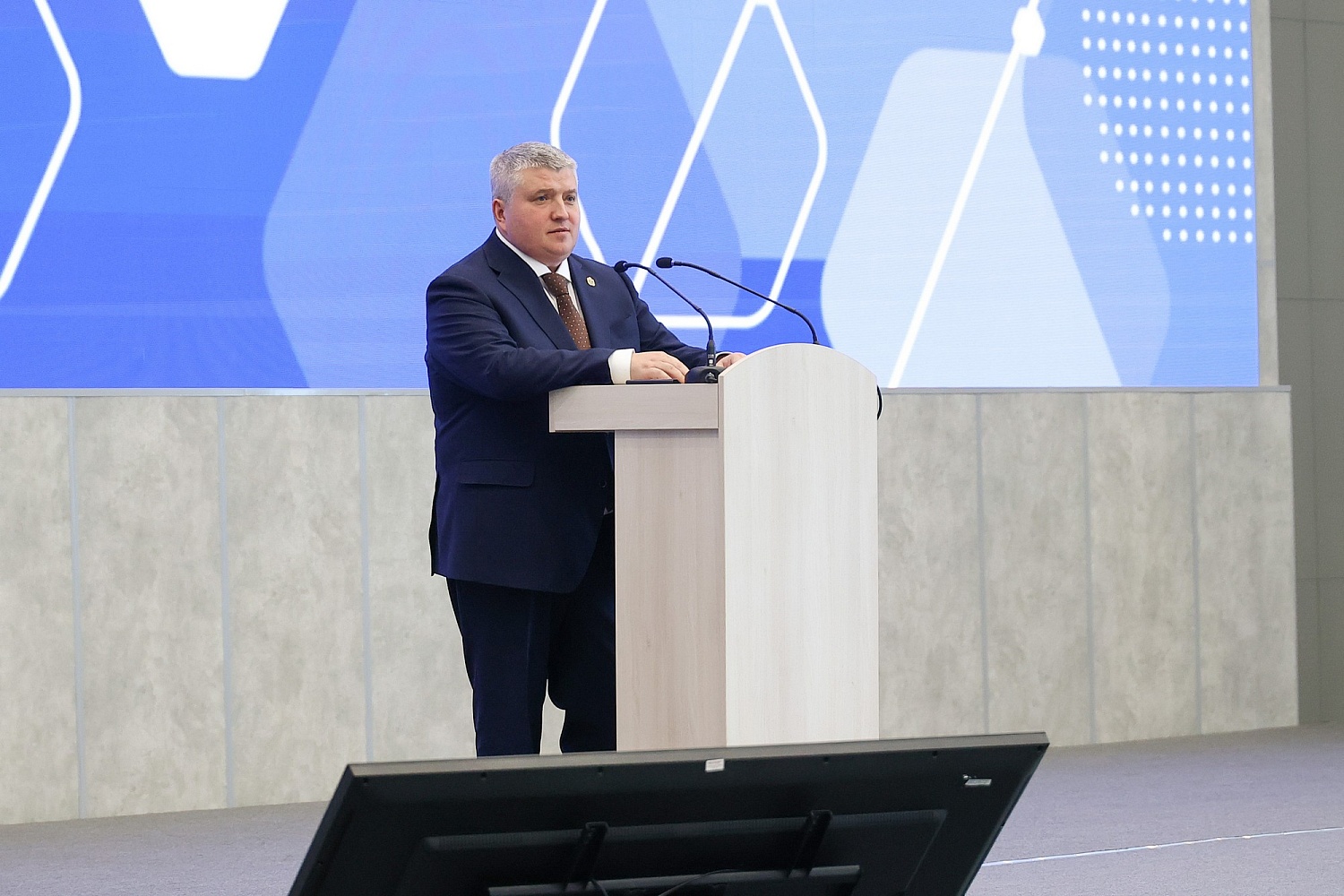 Дронов: в Новгороде стартовала первая в 2026 году сессия «Семья на первом месте»