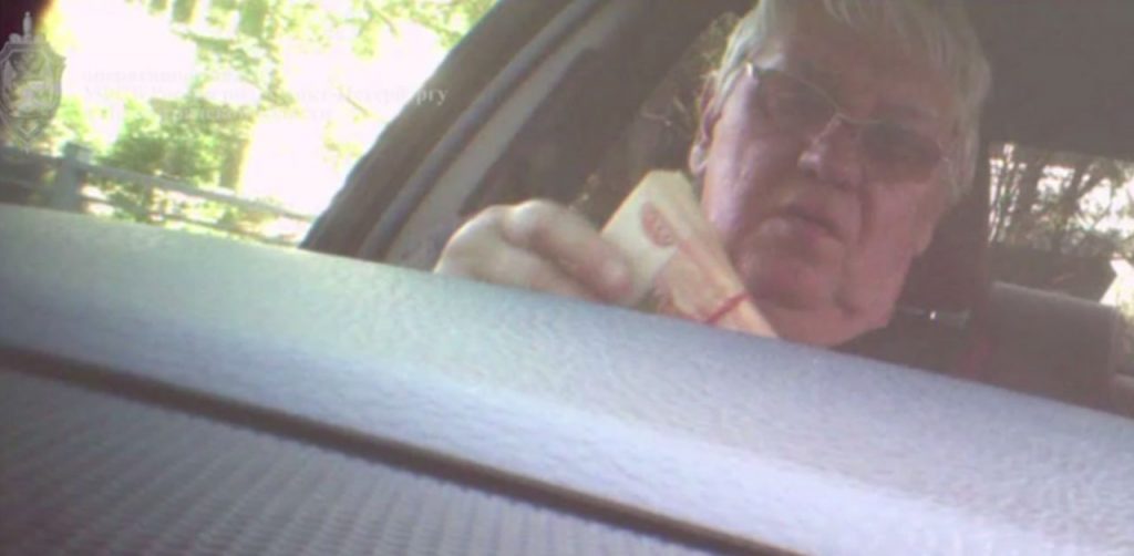 Пенсионер, продававший компоненты вертолетов иностранцу, получил 5 лет условно