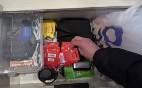 Петербургские оперативники задержали парня, активировавшего SIM-карты