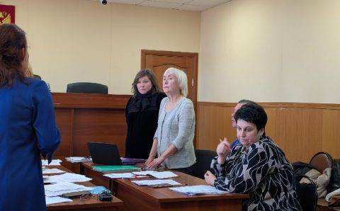 Закон или родня: в новгородском суде решается судьба сироты Ники