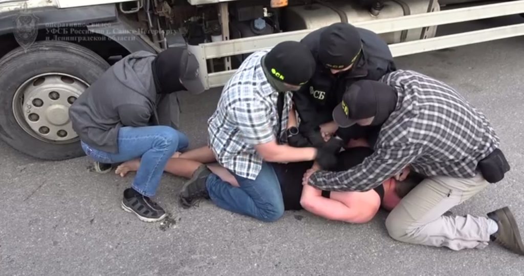 В Петербурге задержан мужчина за призывы к насилию над военными в Telegram