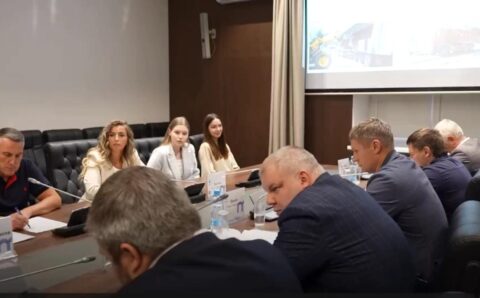 Губернатор Новгородчины Дронов пригласил студентов‑строителей на рабочий штаб